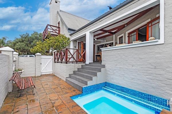 4 Bedroom Property for Sale in Zevendal Western Cape